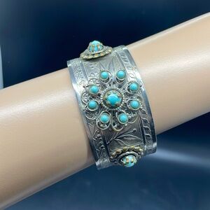 Vintage 70’s Southwestern Floral Engraved Turquoise Cabochons Cuff Bracelet
